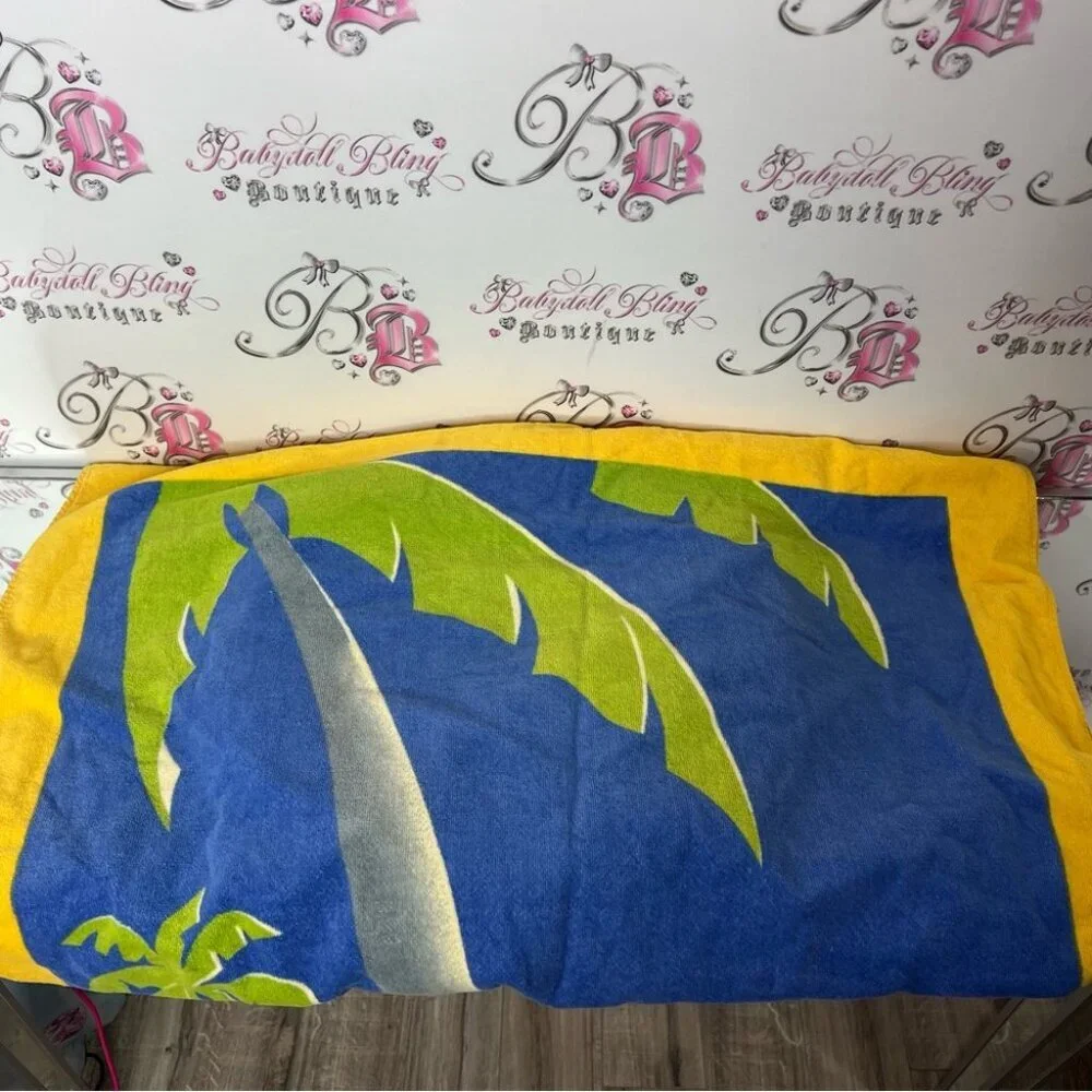 Eaton towel Beach Scene Blanket with dog rare vintage towel beach summer swim